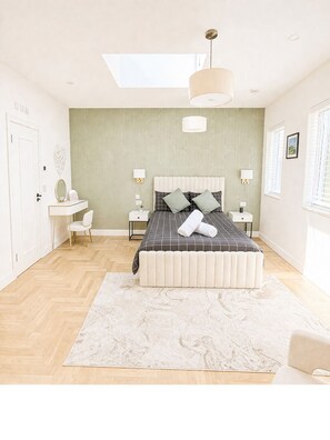 1 bedroom, iron/ironing board, free WiFi
