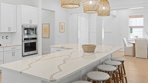 茶具/咖啡用具、冰箱、微波炉、烤箱