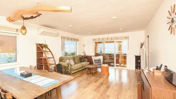 Villa, 1 Bedroom, Non Smoking, Ocean View | Free WiFi, bed sheets