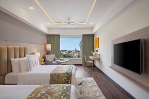 Minibar, caja fuerte, escritorio y espacio para trabajar con un portátil