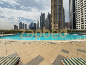 Outdoor pool - Zapbed House-mag 209 (Dubai)