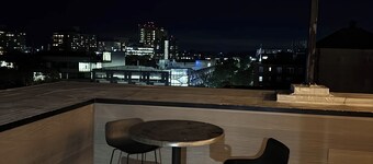 Modern & Spacious 2BR Apartment w/ Gym & Parking and central AC