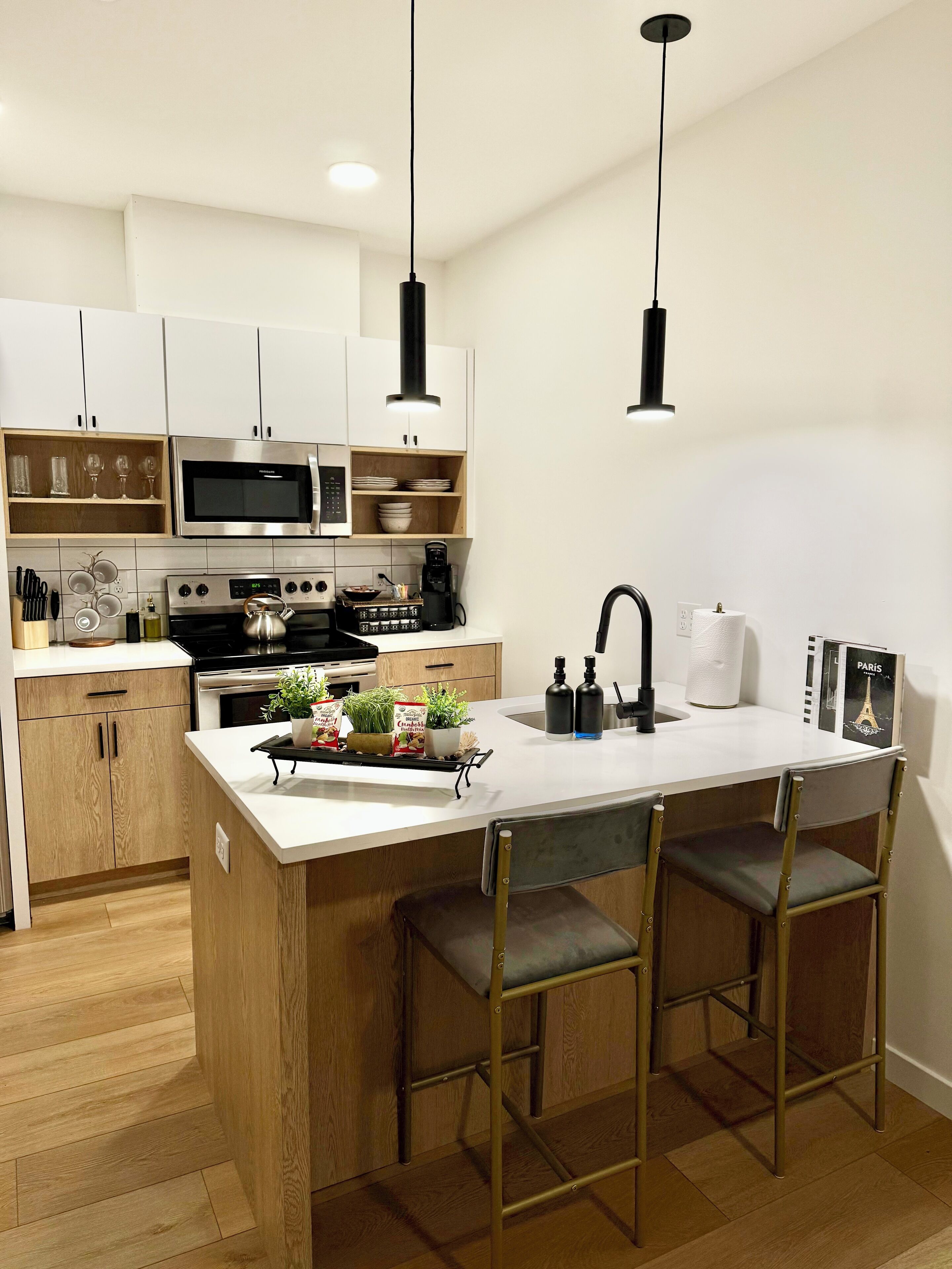 冰箱、微波炉、烤箱、炉灶