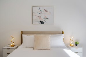 2 sovrum, skrivbord, strykjärn/strykbräda och gratis wi-fi