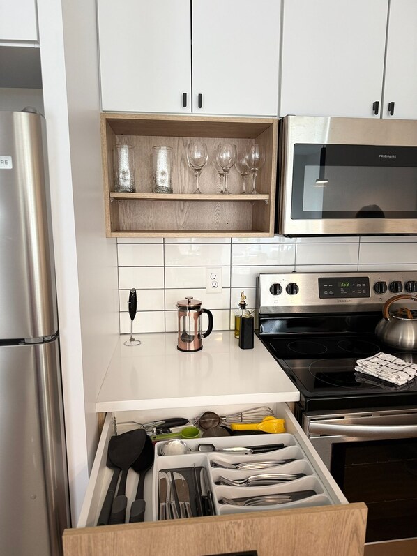 Fridge, microwave, oven, stovetop