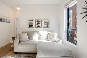 Smart TV, books - Luxury 2BR New Haven Apt Near Yale w/ Rooftop, Gym & Parking (New Haven)