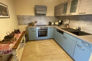 Kühlschrank, Herdplatte, Geschirrspüler