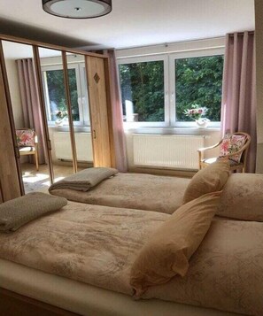 2 Schlafzimmer, Internetzugang, Bettwäsche