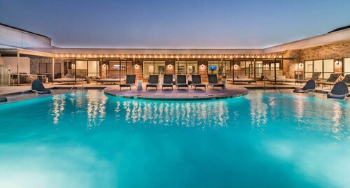 Zen  1BR Apt in Pleasant Frisco with fitness room, pool, EV charging and more!