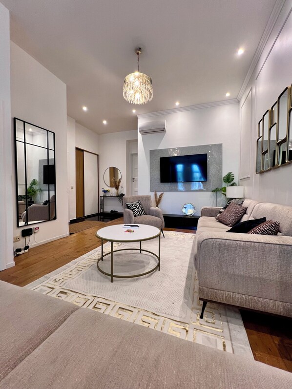 Living area - Cozy for 9 Guests Brussels Midi Station (Brussels)