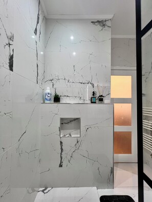 Bathroom - Cozy for 9 Guests Brussels Midi Station (Brussels)