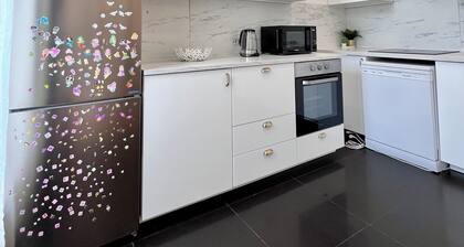 Cozy for 9 Guests Brussels Midi Station