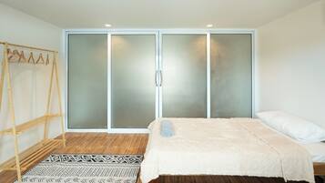 Comfort Twin Room, City View | Premium bedding, in-room safe, free WiFi, bed sheets