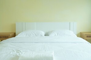 ห้องคอมฟอร์ทดับเบิล, ระเบียง, วิวเมือง | เครื่องนอนระดับพรีเมียม, ตู้นิรภัยในห้องพัก, Wi-Fi ฟรี, ผ้าปูที่นอน