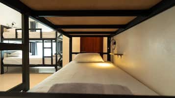 Premium bedding, in-room safe, free WiFi, bed sheets