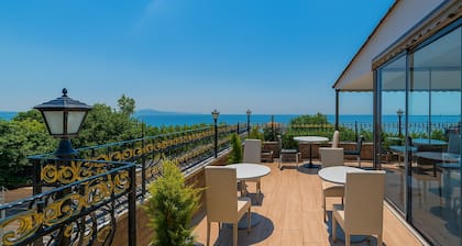 HARMONI HOTEL NEAR HAGIA SOFIA