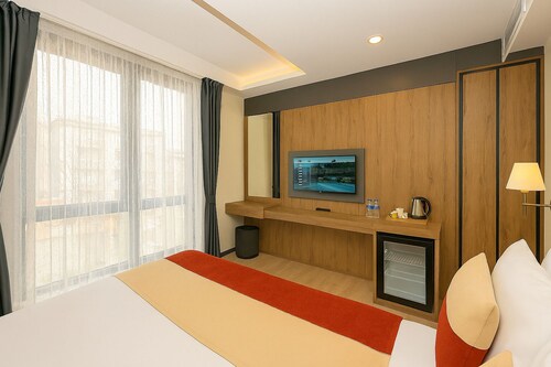 HARMONI HOTEL NEAR HAGIA SOFIA