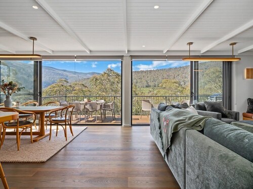 Luxury Mountain Chalet one of Crackenback's best