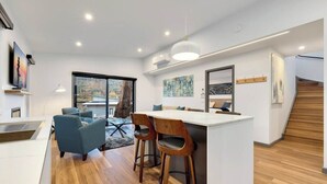 Interior - Your dream Alpine Sanctuary - Lakeside Luxury (Crackenback)