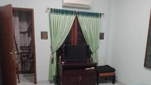 Comfort House, Balcony | Living area