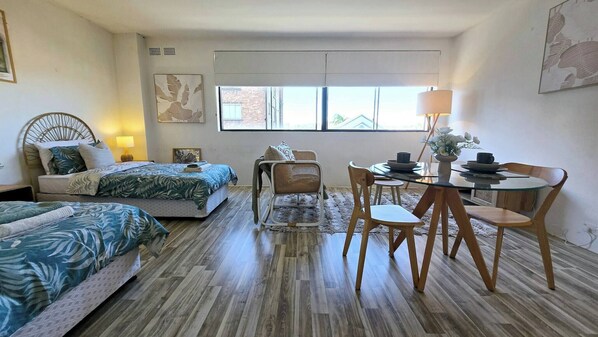 1 bedroom, Internet, bed sheets, wheelchair access - Spacious City Pad with Pool and Spa (Potts Point)