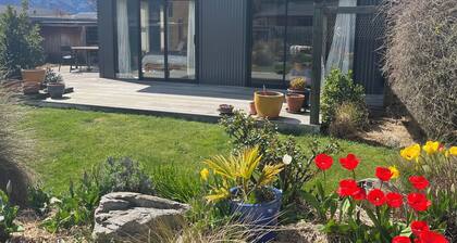 Lake Hawea Little Maude Snug