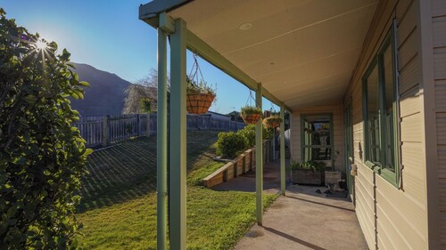 Cosy cottage in lake Hawea