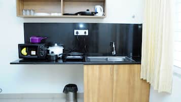 Fridge, microwave