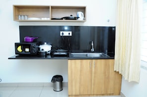 Fridge, microwave