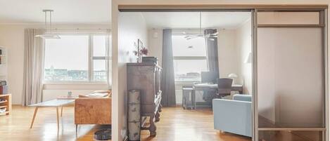 TV connectée, jeux vidéo, lecteur de DVD, livres