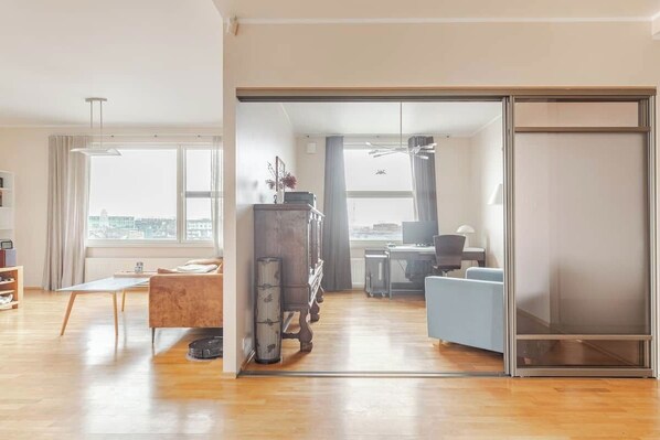 Smart TV, video games, DVD player, books