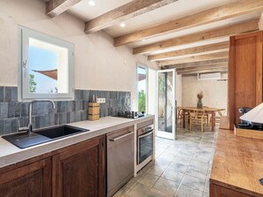 Kühlschrank, Mikrowelle, Ofen, Geschirrspüler