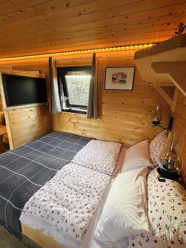 Chalet 'Josef'- urgemütliches Tinyhaus mit eigenem Garten, Parkplätzen und WLAN