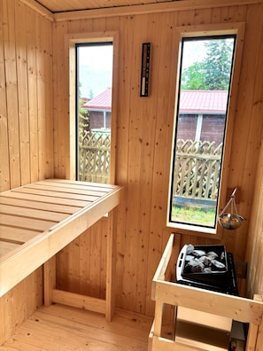 Interior - Chalet 'Josef' with Private Terrace, Private Garden and Wi-Fi (Braunsbedra)