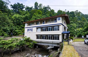 Exterior - The Big Bridge (Rishikesh)