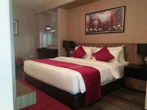 2 bedrooms, iron/ironing board, internet, bed sheets - Urbano Luxury Homestay (George Town)