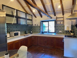 Køleskab, ovn, kogeplade, opvaskemaskine