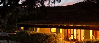 Chalet 'Finca El BĂșho Oak Natural Park' avec vue sur la mer, Wi-Fi et climatisation