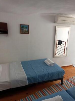2 habitaciones, tabla de planchar con plancha, wifi y ropa de cama 
