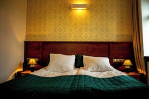 Deluxe Suite, City View