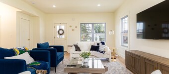 The Modern Irish - 4B 3.5BA - 1 mi to ND Stadium