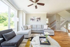 Interior - 10 Min to DT - Rooftop Garage Firepit W D (Nashville)