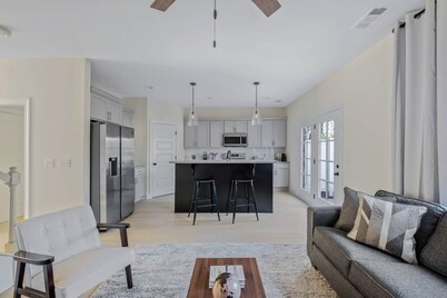 3 Kings Garage Front Yard Washer Dryer