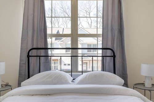 1 King 2 Queens Garage Yard Washer Dryer