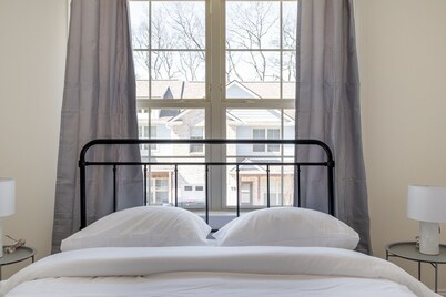 1 King 2 Queens Garage Yard Washer Dryer