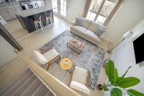 Apartment | 3 bedrooms - 1 King 1 Queen 2 Double Garage Washer Dryer (Old Hickory)
