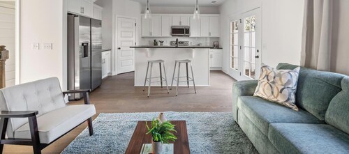 1 King 1 Queen 2 Double Garage Washer Dryer