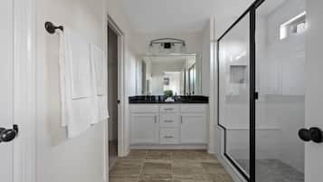 Apartment | Bathroom