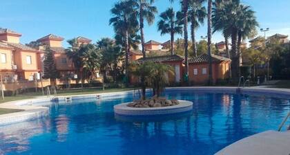 Apartamento en Lepe con piscina y jardín