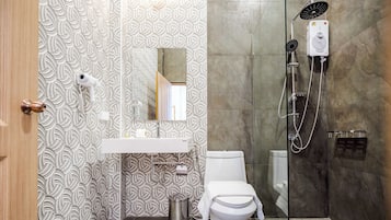 Villa Deluxe, 4 habitaciones, alberca privada | Baño | Secadora de cabello, toallas, jabón, shampoo